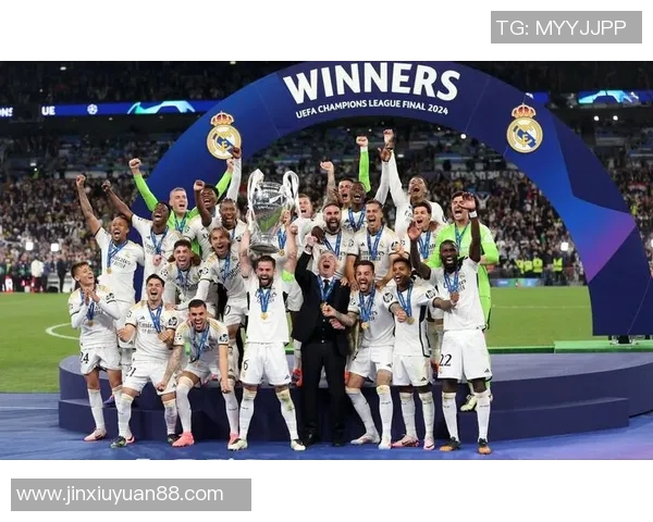 史上最高的足球明星背后的传奇故事与辉煌成就揭秘